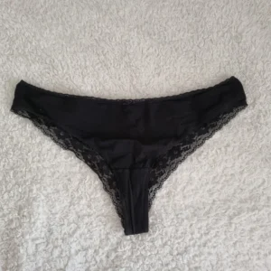 Tanga noir
