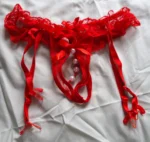 String rouge avec billes