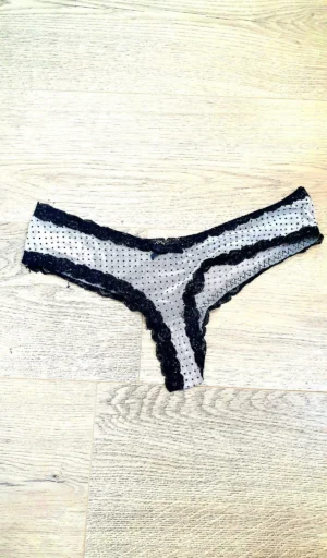 Petit string rose sale
