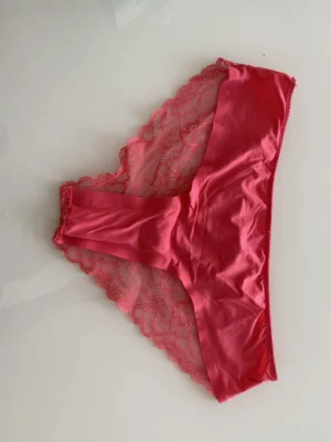 culotte rose dentelle