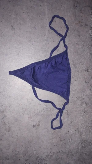 String porté deux jours