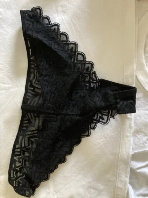 Tanga noir transparent