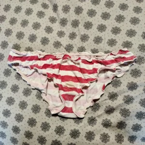 Petite culotte old’school agrémenté selon tes désirs