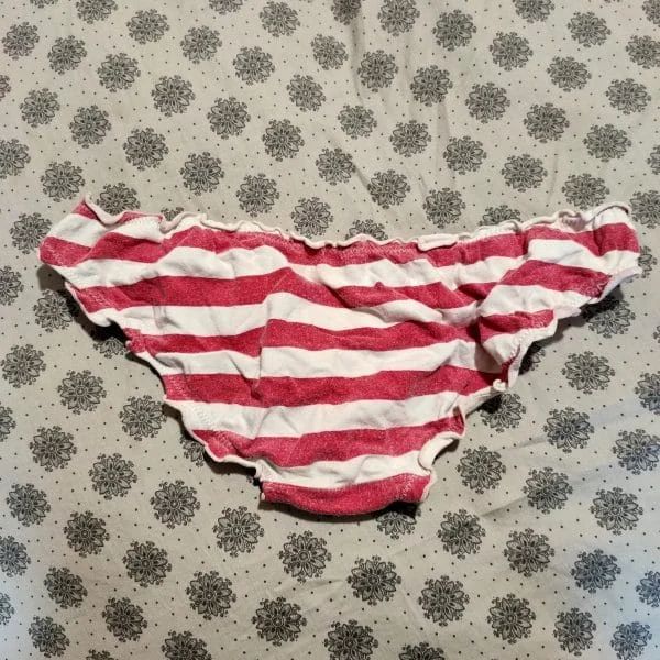 Petite culotte old’school agrémenté selon tes désirs – Image 2