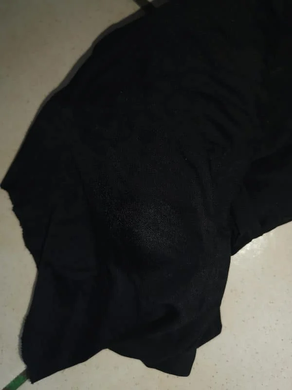 Petite culotte noire avec restes cyprine + restes period (conservée en sachet fermé) – Image 12