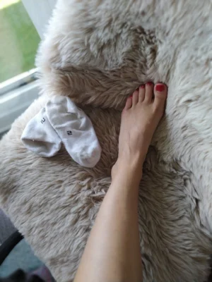 Chaussettes portées et qui ont essuyé ma transpiration après masturbation multiples