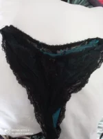 Tanga vert émeraude et dentelle noire