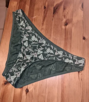 Jolies culottes sales à la demande