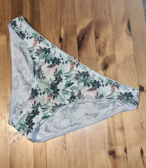 Jolies culottes sales à la demande