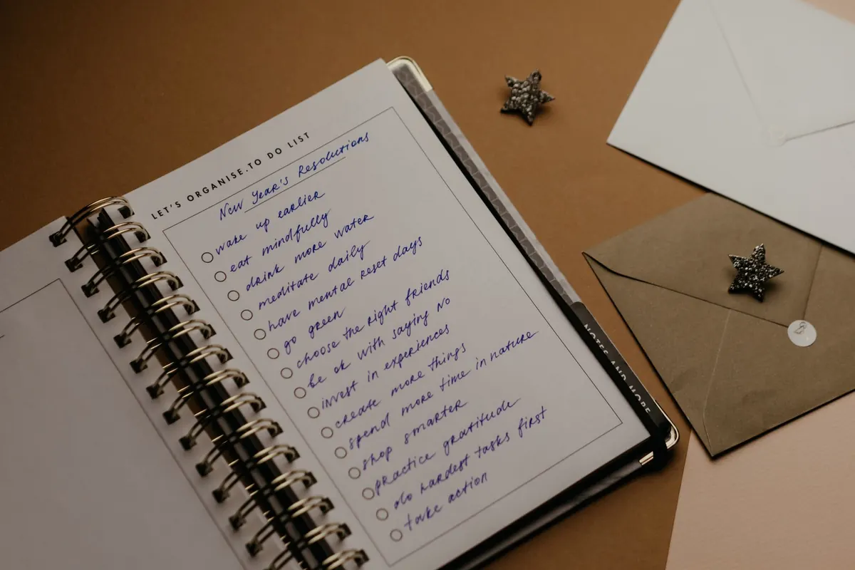 Liste dans un carnet à spirale, en illustration de « booster ses ventes de culottes »