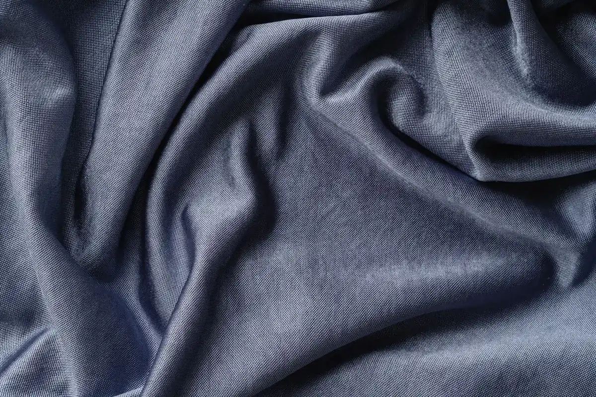 Tissu gris ardoise, en illustration de « conseils pour devenir une vendeuse prospère »