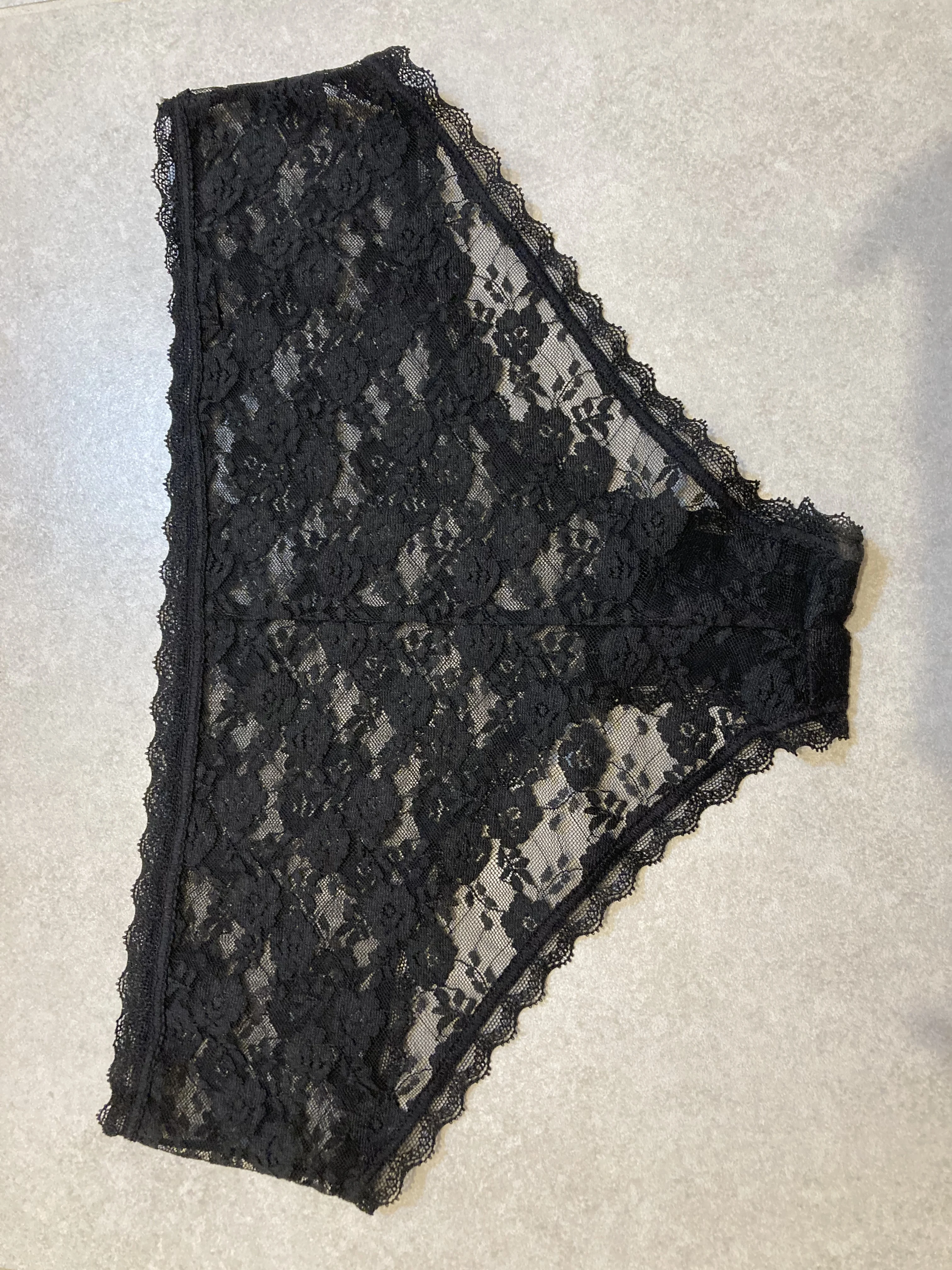 Shorty en dentelle rouge, noir ou blanc – Image 2
