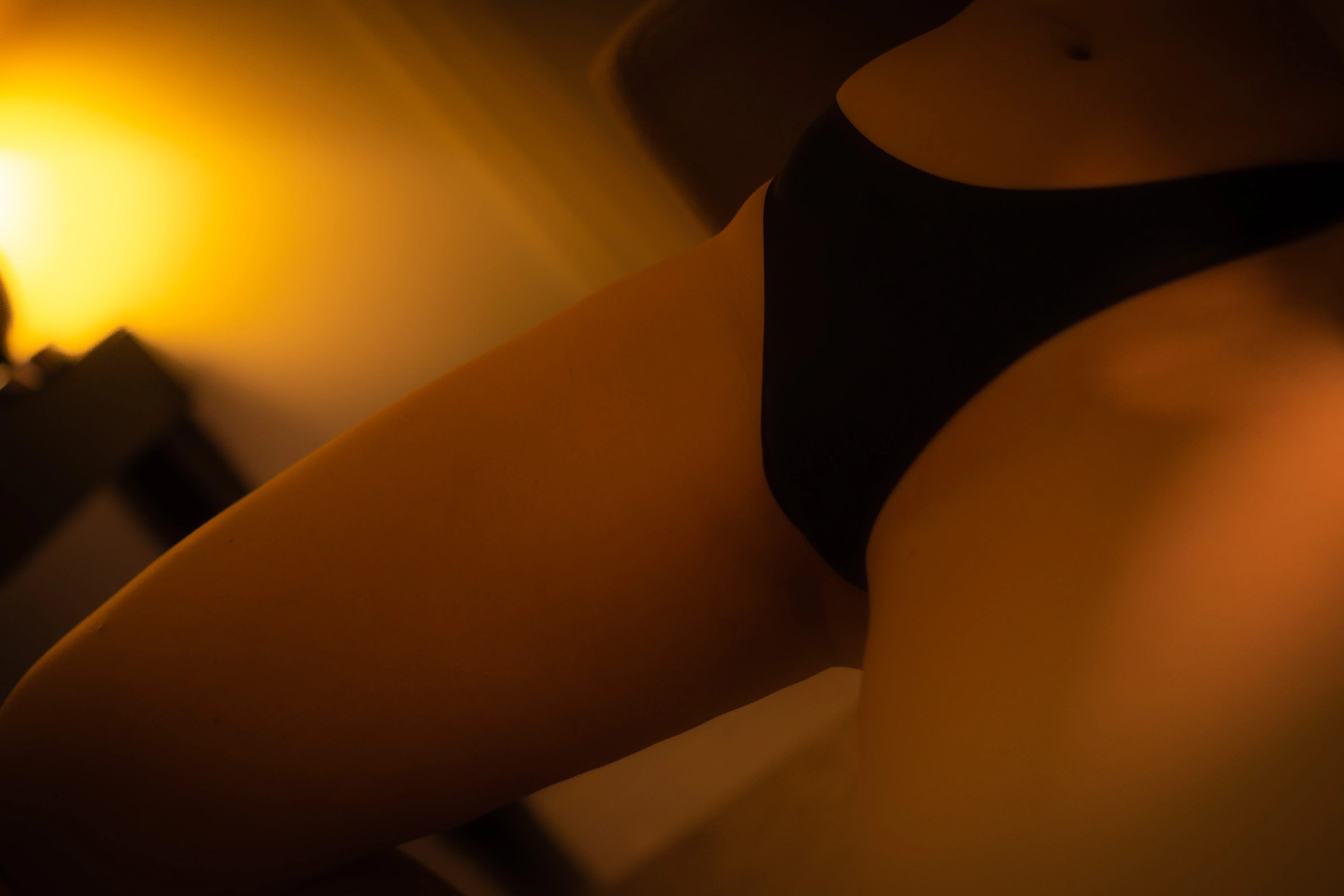 String noir porté pour vous – Image 2