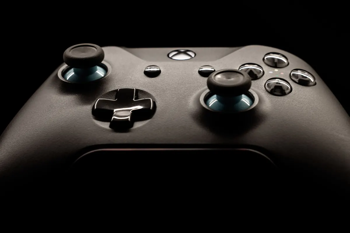 Manette de jeu noire, en illustration de « jeux porno populaires »