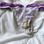 String violet et blanc