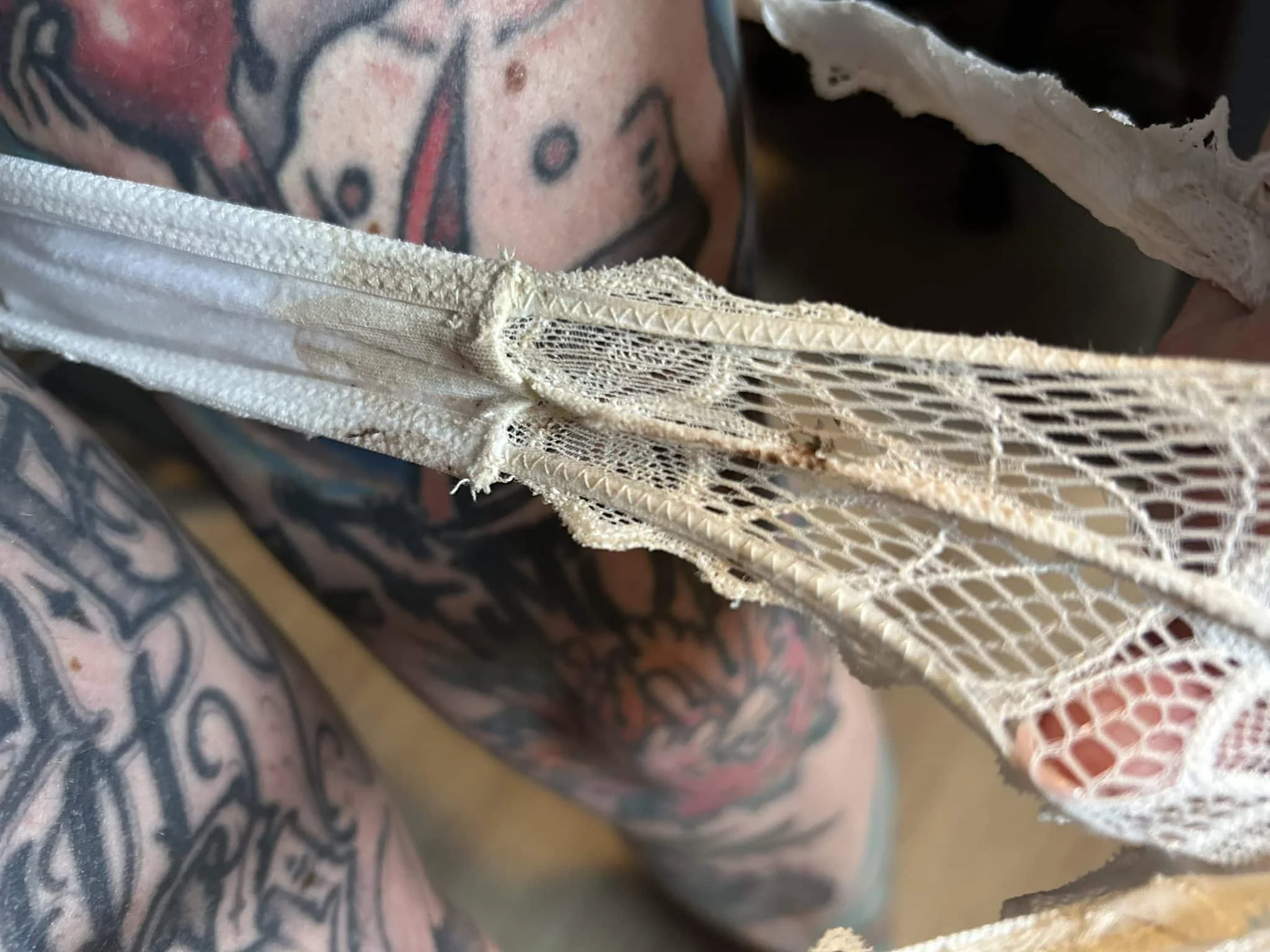 TANGA en dentelle qui a été porté 2 jours après rapport (envoi immédiat) – Image 2
