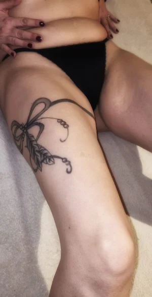 String noir motifs "rose"