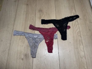 String dentelle