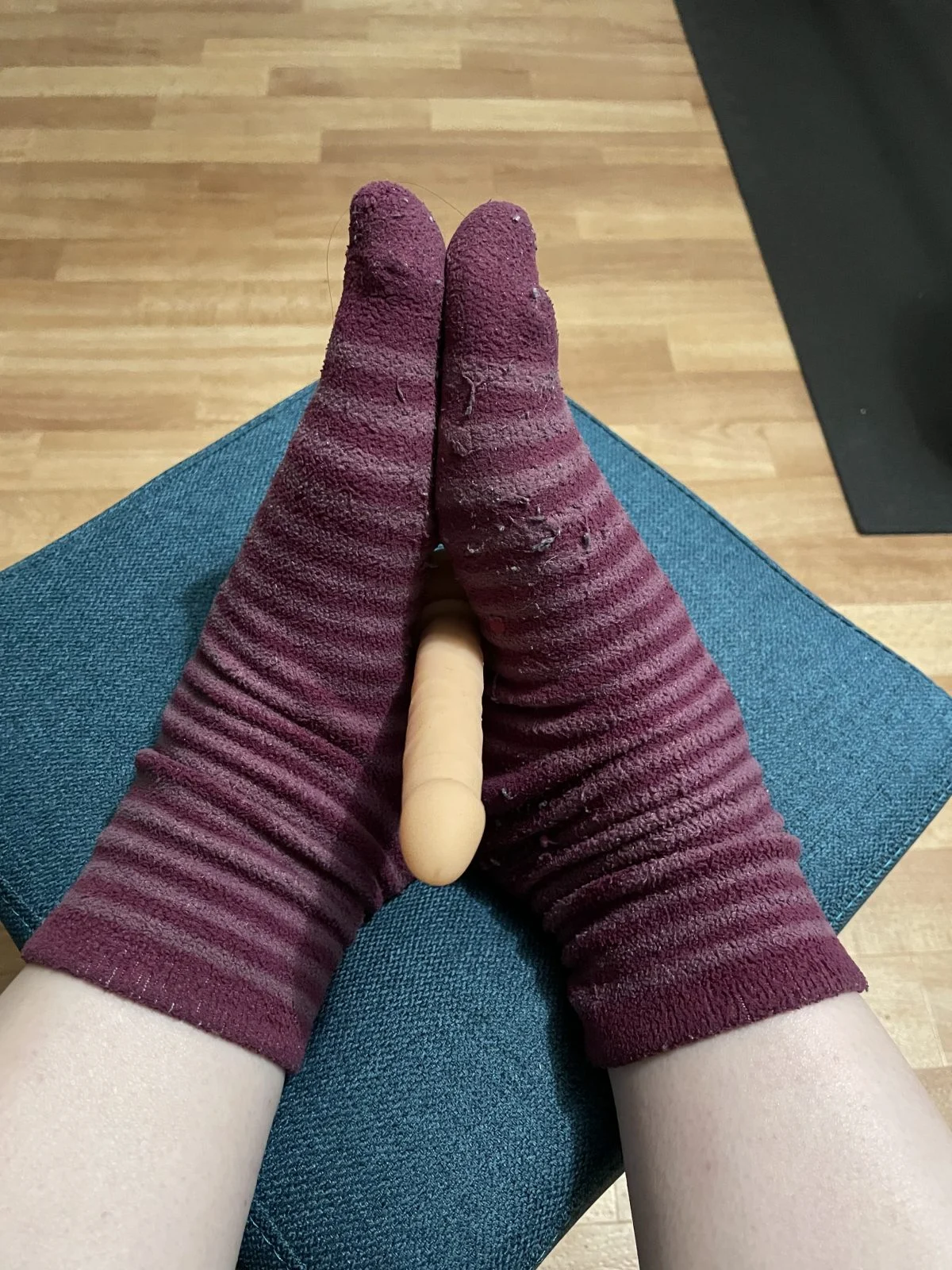 Magnifiques chaussettes d'hiver, bien utilisées. – Image 3