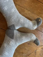 Chaussettes sales et trouées !