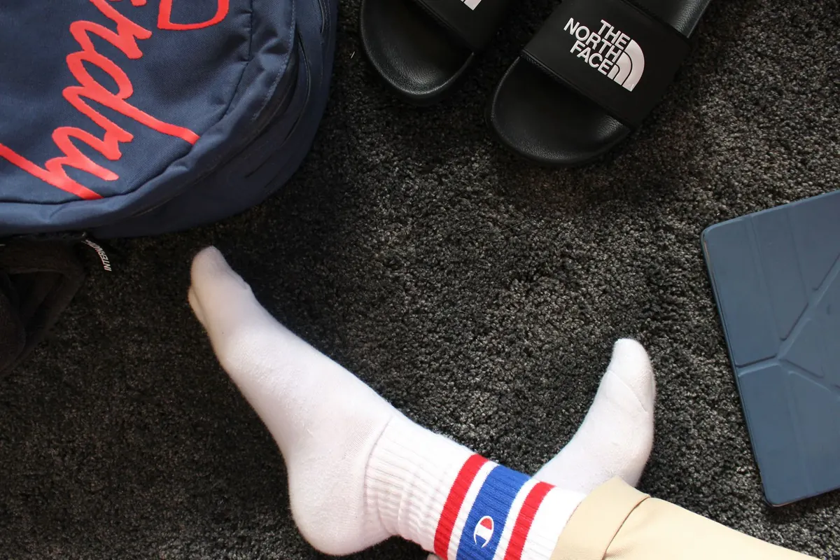 Chaussettes de sport blanches, en illustration de « vendre chaussettes portées »